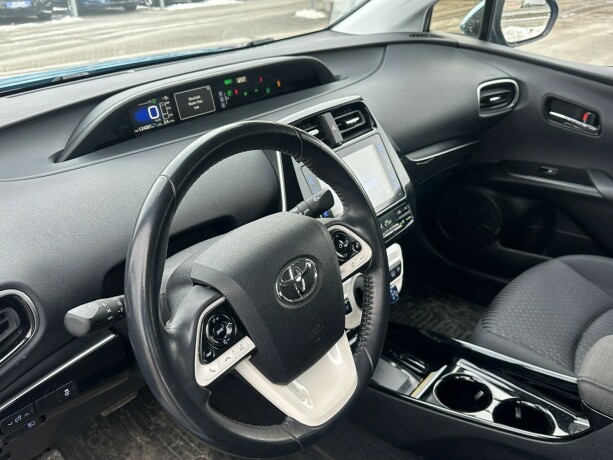 toyota-prius-plug-in-hybrid-elektrisitetbensin-2017-big-5