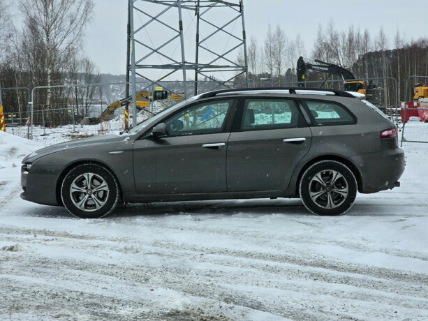 alfa-romeo-159-sportwagon-diesel-2007-big-7