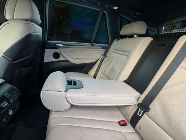 bmw-x5-diesel-2010-big-11