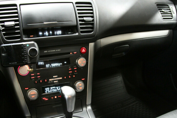 subaru-legacy-bensin-2009-big-8