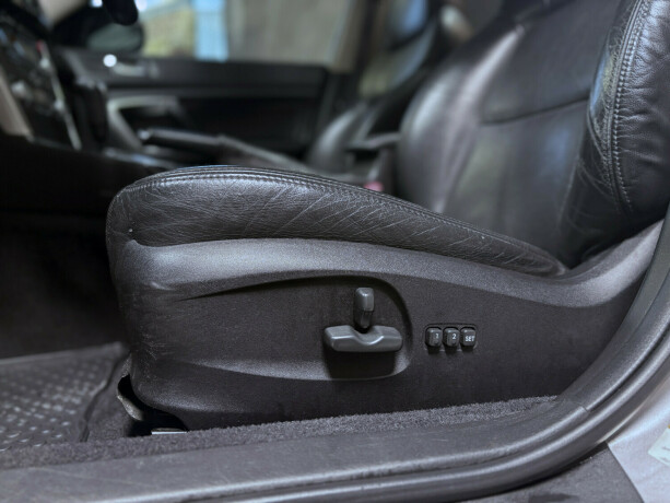 subaru-legacy-bensin-2009-big-14