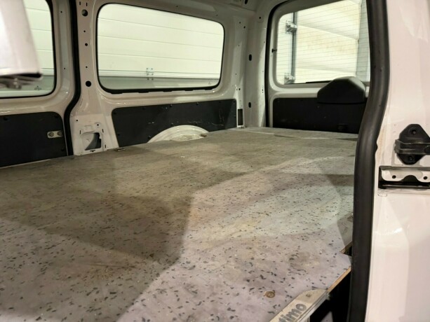 volkswagen-caddy-diesel-2016-big-13