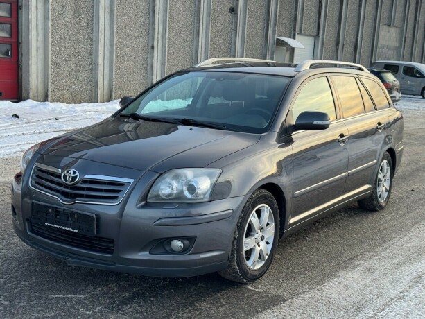 toyota-avensis-diesel-2009-big-2