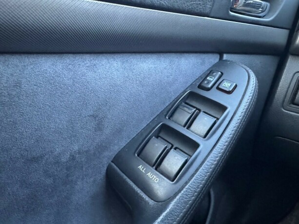 toyota-avensis-diesel-2009-big-19