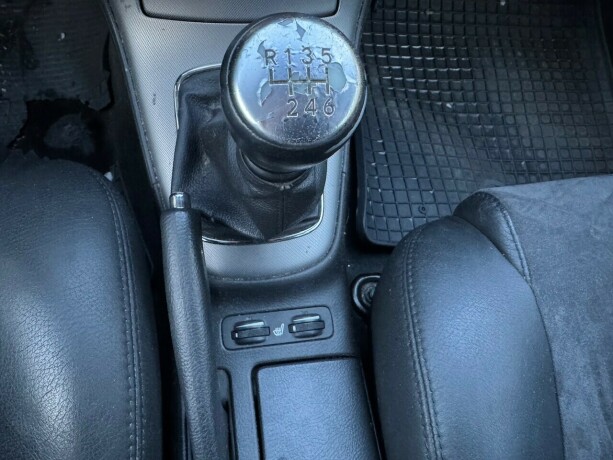 toyota-avensis-diesel-2009-big-17