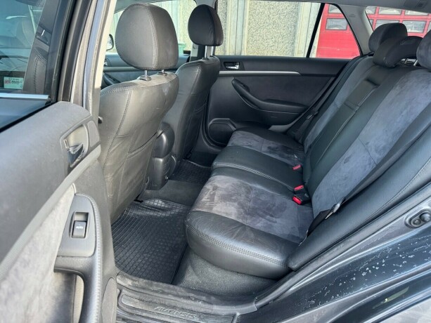 toyota-avensis-diesel-2009-big-9