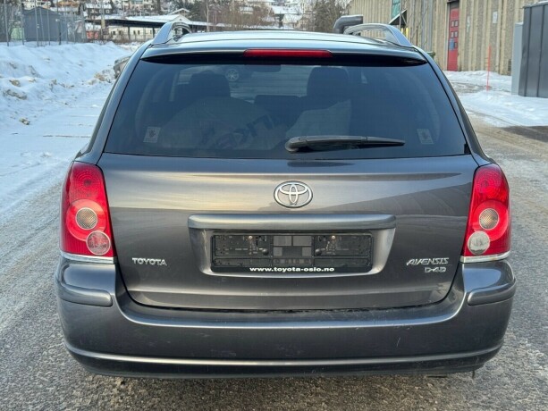 toyota-avensis-diesel-2009-big-5