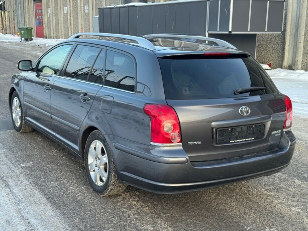 toyota-avensis-diesel-2009-big-4