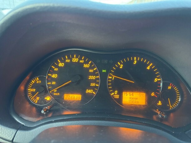 toyota-avensis-diesel-2009-big-14