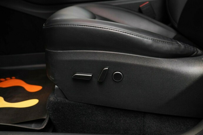 tesla-model-y-elektrisitet-2023-big-23