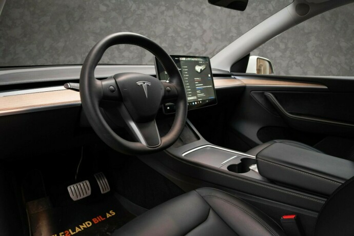 tesla-model-y-elektrisitet-2023-big-24