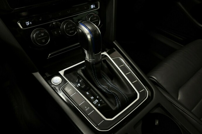 volkswagen-passat-elektrisitetbensin-2018-big-34