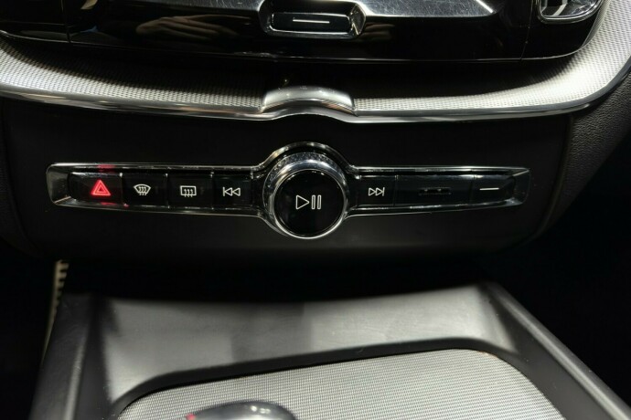 volvo-xc-60-elektrisitetbensin-2019-big-35