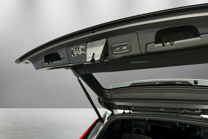 volvo-xc-60-elektrisitetbensin-2019-big-9