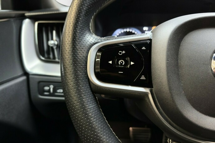 volvo-xc-60-elektrisitetbensin-2019-big-16