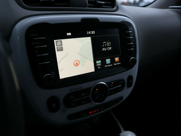 kia-soul-elektrisitet-2016-big-17