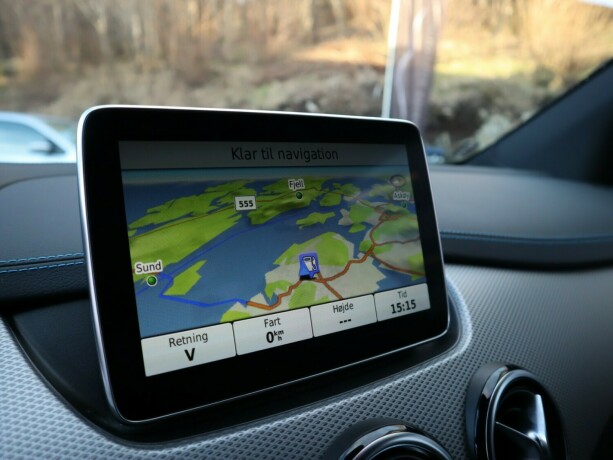 mercedes-benz-b-klasse-elektrisitet-2014-big-23