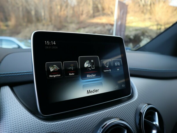 mercedes-benz-b-klasse-elektrisitet-2014-big-22