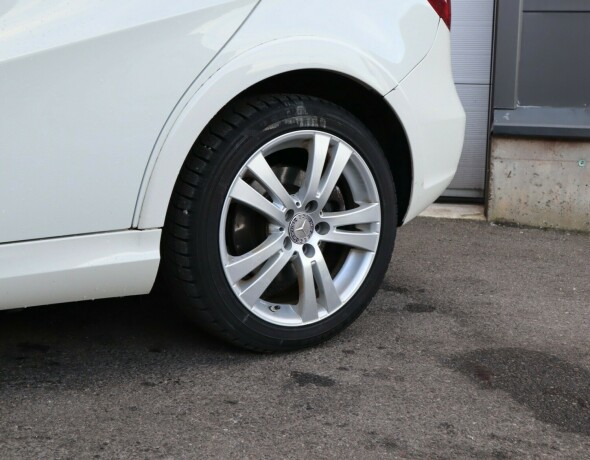 mercedes-benz-b-klasse-elektrisitet-2014-big-20