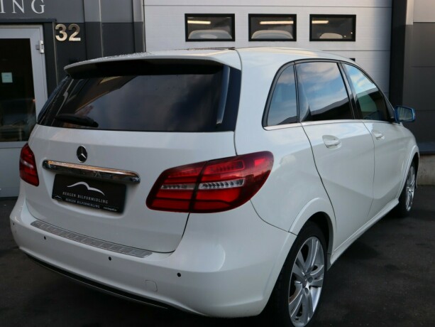 mercedes-benz-b-klasse-elektrisitet-2014-big-5