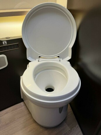 autostar-prestige-design-edition-i790lj-topputgave-2-enkle-senger-senkeseng-diesel-2021-big-82