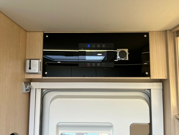 autostar-prestige-design-edition-i790lj-topputgave-2-enkle-senger-senkeseng-diesel-2021-big-42