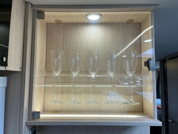 autostar-prestige-design-edition-i790lj-topputgave-2-enkle-senger-senkeseng-diesel-2021-big-44