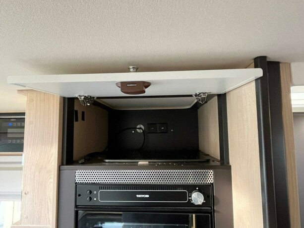 autostar-prestige-design-edition-i790lj-topputgave-2-enkle-senger-senkeseng-diesel-2021-big-58