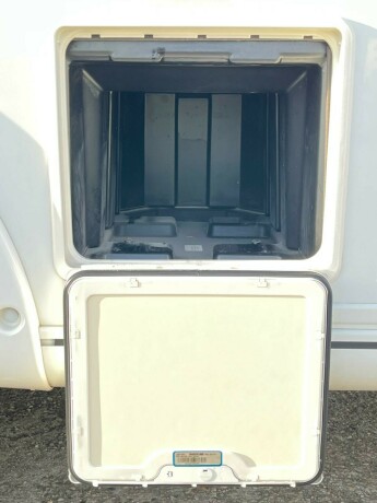 autostar-prestige-design-edition-i790lj-topputgave-2-enkle-senger-senkeseng-diesel-2021-big-15