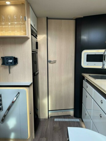 autostar-prestige-design-edition-i790lj-topputgave-2-enkle-senger-senkeseng-diesel-2021-big-67