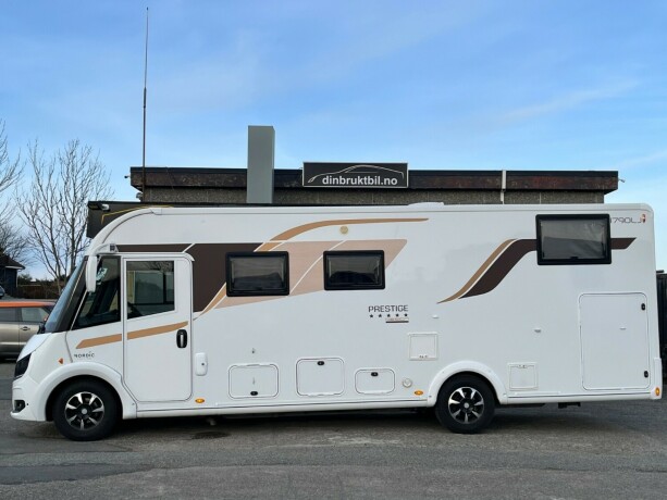 autostar-prestige-design-edition-i790lj-topputgave-2-enkle-senger-senkeseng-diesel-2021-big-7