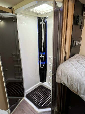 autostar-prestige-design-edition-i790lj-topputgave-2-enkle-senger-senkeseng-diesel-2021-big-69