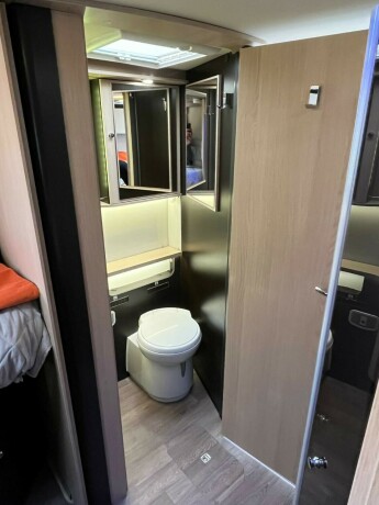 autostar-prestige-design-edition-i790lj-topputgave-2-enkle-senger-senkeseng-diesel-2021-big-75