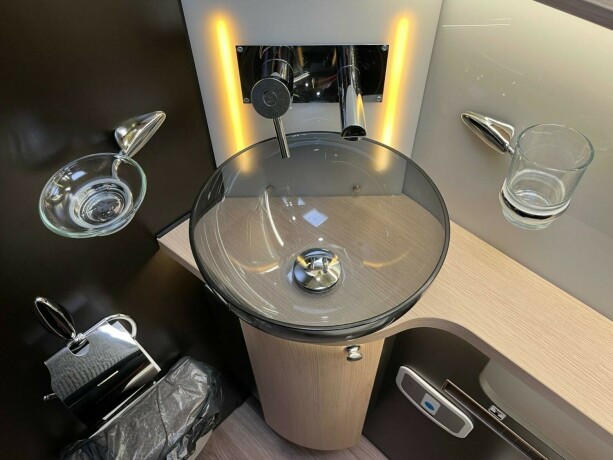 autostar-prestige-design-edition-i790lj-topputgave-2-enkle-senger-senkeseng-diesel-2021-big-78