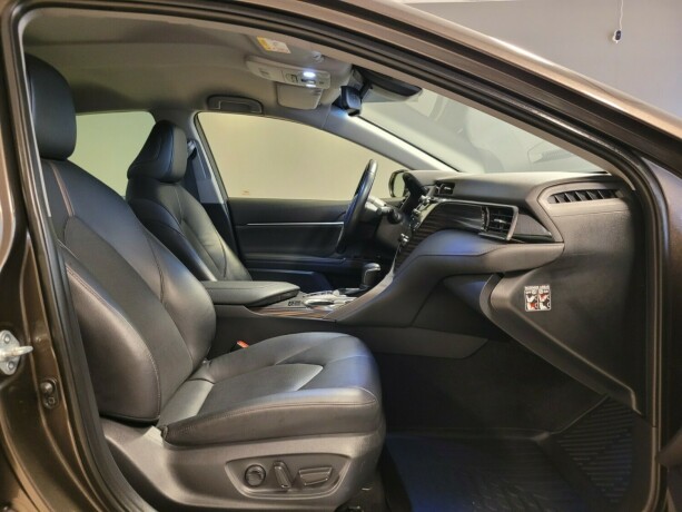 toyota-camry-elektrisitetbensin-2019-big-10