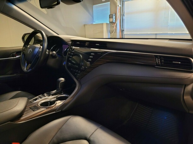 toyota-camry-elektrisitetbensin-2019-big-12