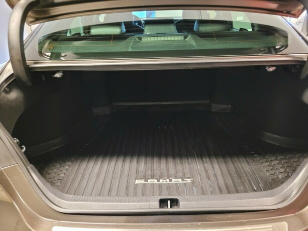 toyota-camry-elektrisitetbensin-2019-big-17