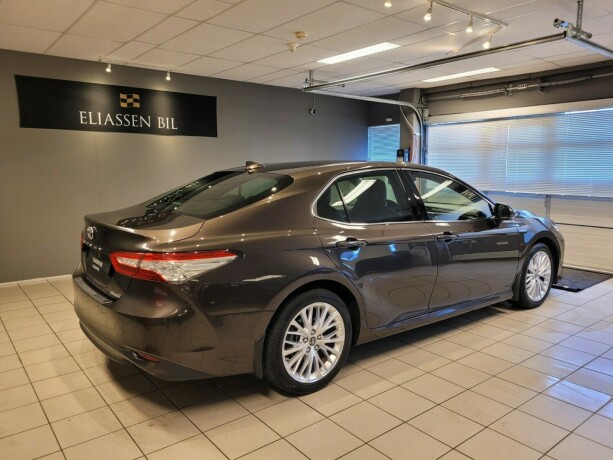 toyota-camry-elektrisitetbensin-2019-big-4