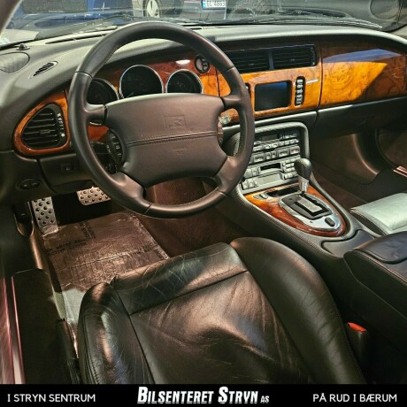 jaguar-xk-bensin-2003-big-9