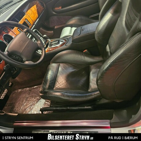 jaguar-xk-bensin-2003-big-10