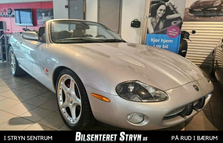 jaguar-xk-bensin-2003-big-25