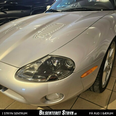 jaguar-xk-bensin-2003-big-23