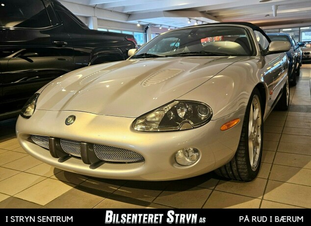 jaguar-xk-bensin-2003-big-2