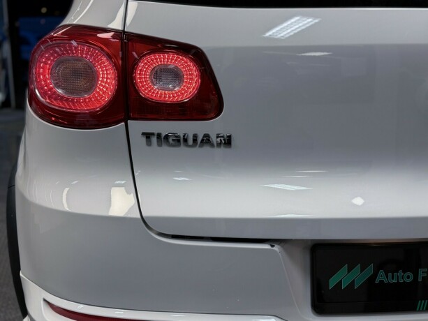 volkswagen-tiguan-diesel-2011-big-27