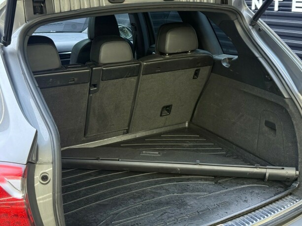 porsche-cayenne-diesel-2010-big-30