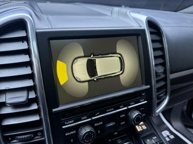 porsche-cayenne-diesel-2010-big-16