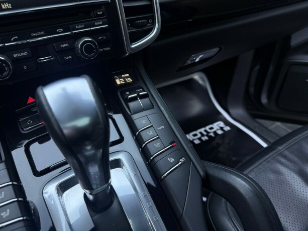 porsche-cayenne-diesel-2010-big-22