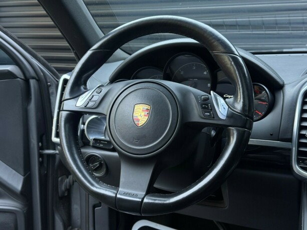 porsche-cayenne-diesel-2010-big-10