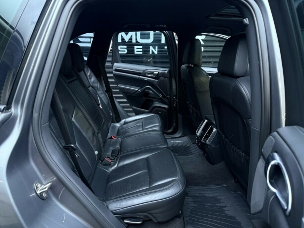 porsche-cayenne-diesel-2010-big-29