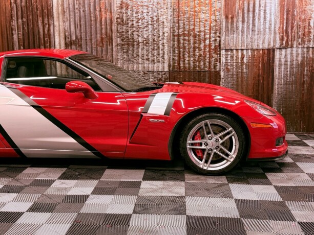 chevrolet-corvette-bensin-2006-big-3